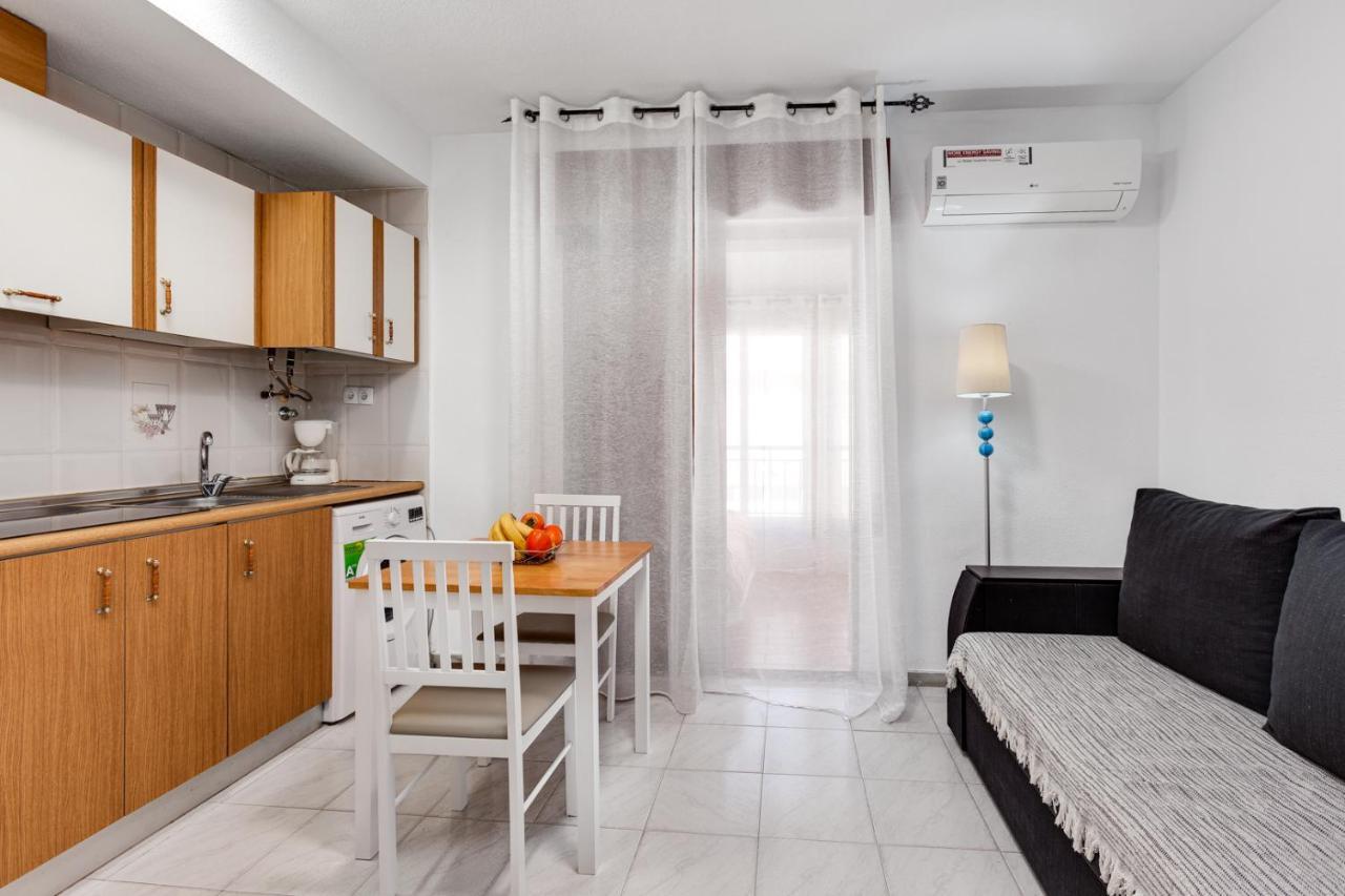 Estudio Joven Pura Torrevieja Exteriör bild