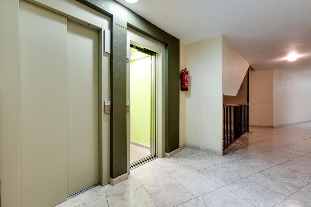 Estudio Joven Pura Torrevieja Exteriör bild