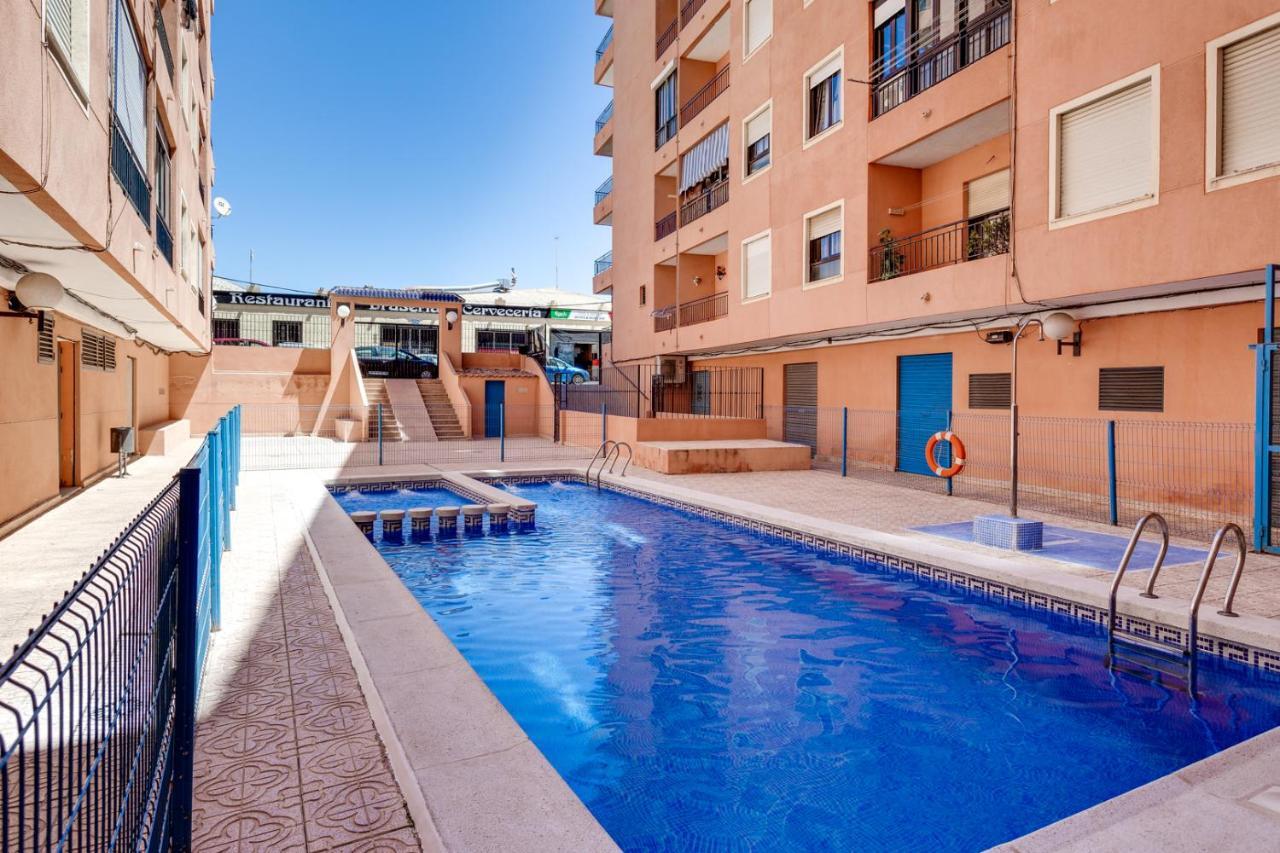 Estudio Joven Pura Torrevieja Exteriör bild