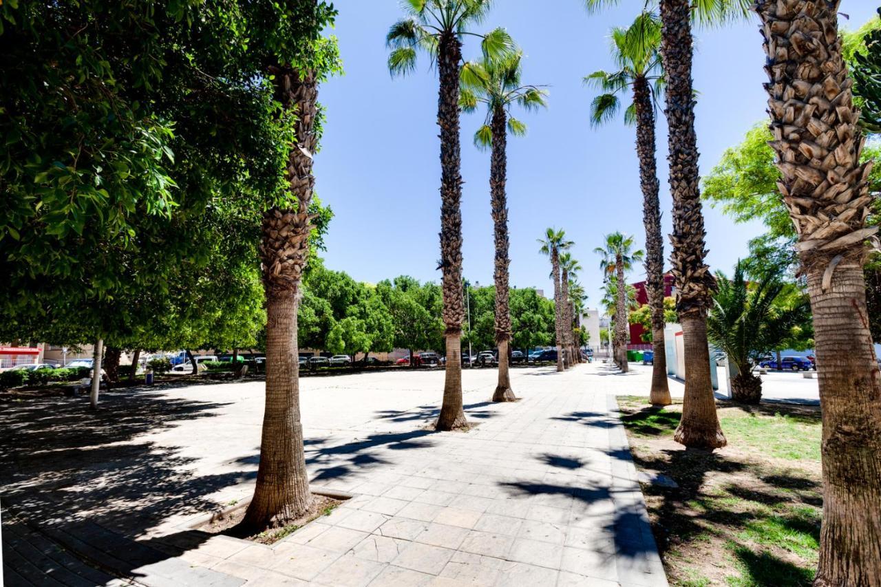 Estudio Joven Pura Torrevieja Exteriör bild