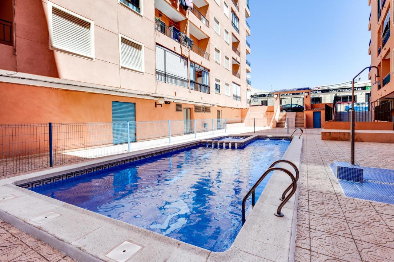 Estudio Joven Pura Torrevieja Exteriör bild