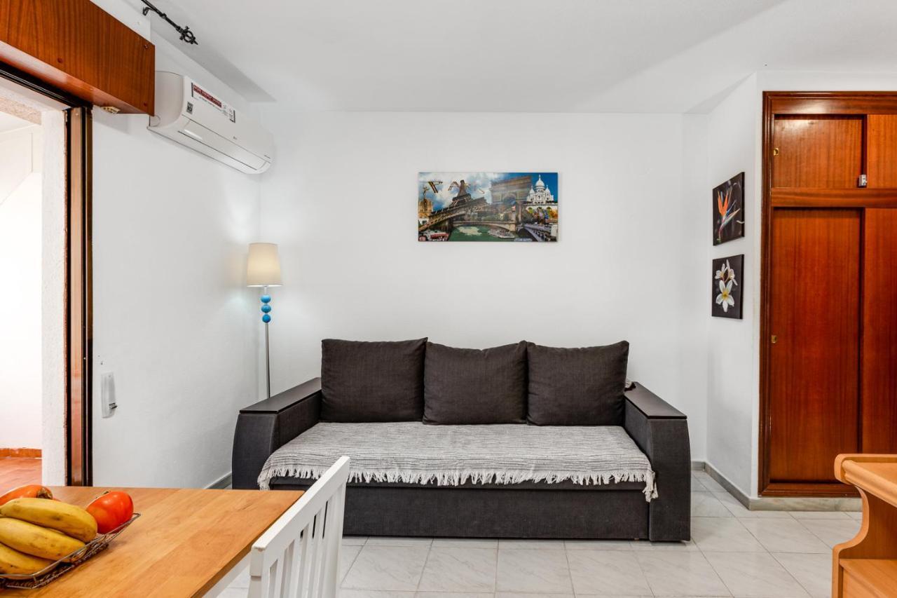 Estudio Joven Pura Torrevieja Exteriör bild