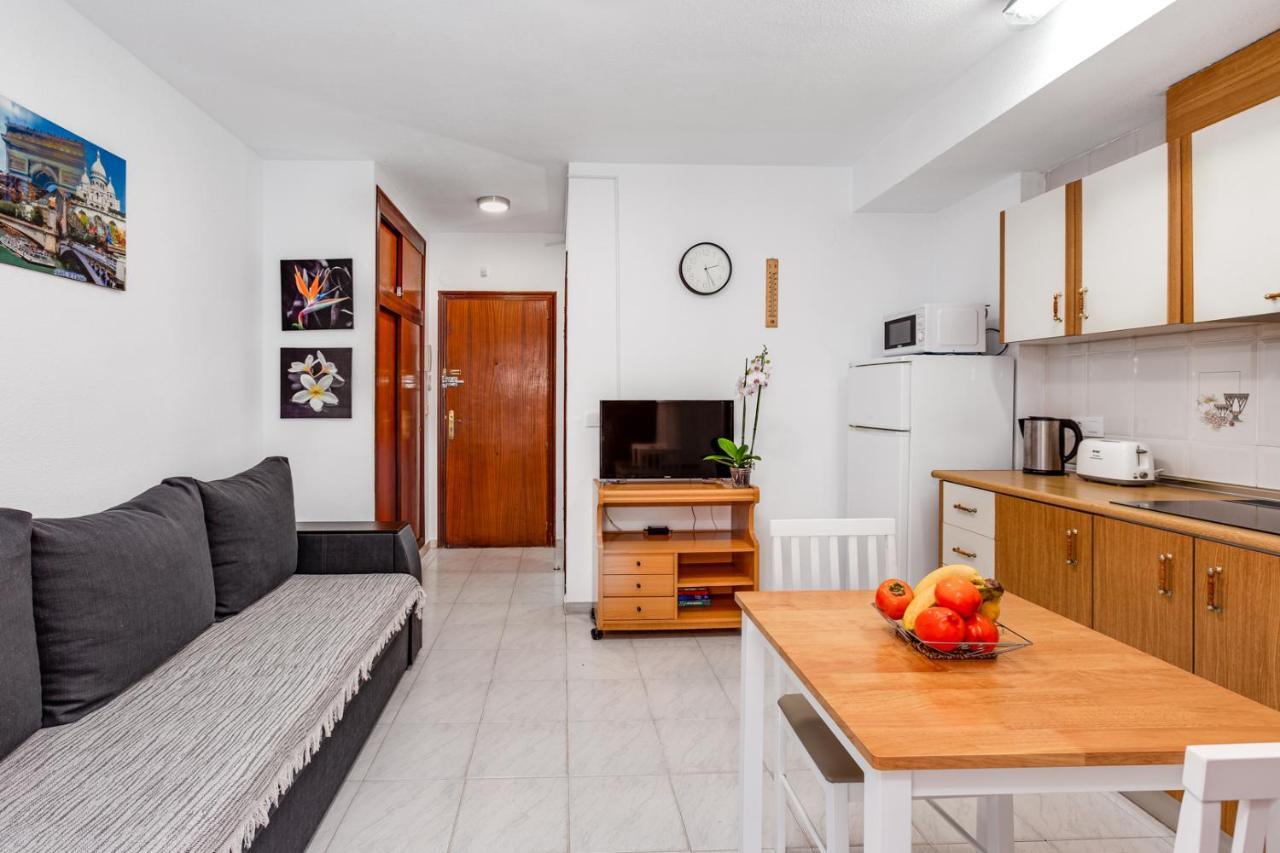 Estudio Joven Pura Torrevieja Exteriör bild
