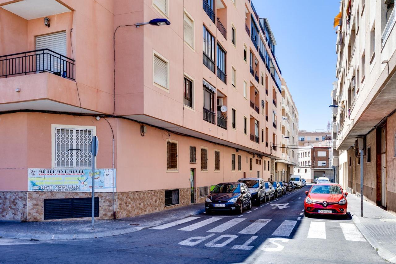 Estudio Joven Pura Torrevieja Exteriör bild